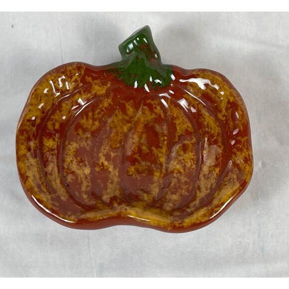 Tennessee Clay Works Pumpkin Dish 3 3/8” wide - Picture 1 of 3